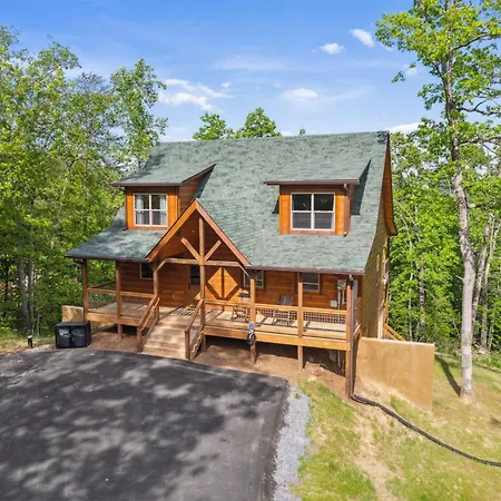 Hilltop Dreamin' Cabin
